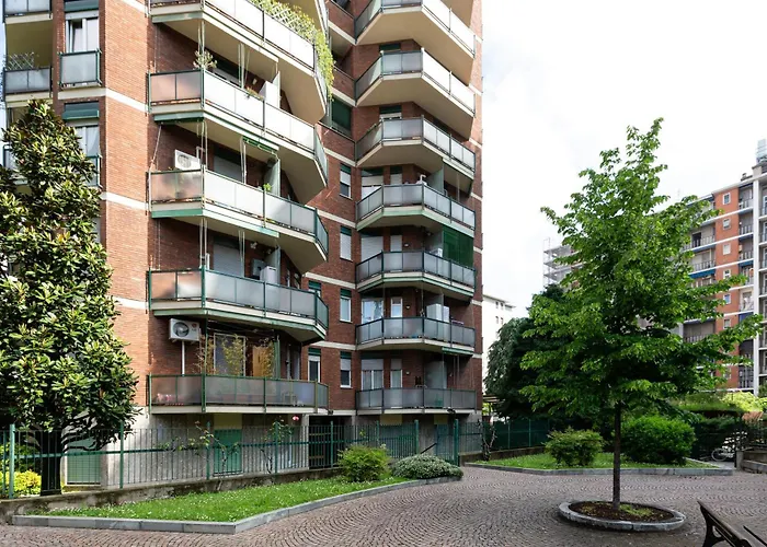 Lorenteggio-piazza Frattini Balcony Apartamento Milán