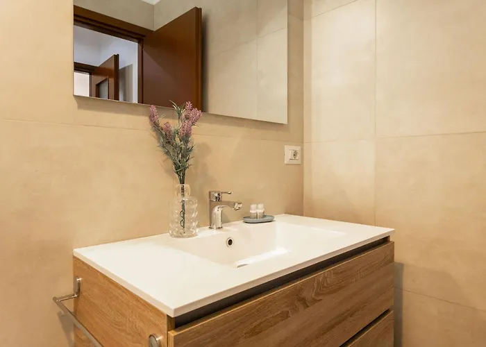 Rucellai With Shared Pool By Halldis