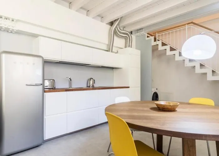 White Navigli * Milano