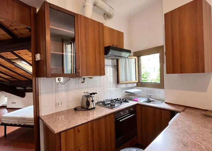 Apartamento Bilocale Mansardato Farini Milán