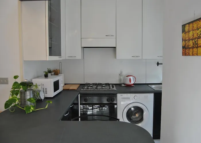 Portello Flat With Balcony Apartment