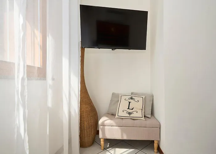 Appartamento -luminosa 5 Stars With Balcony- Wifi Netflix 15 Minutes From Duomo *