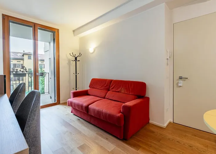 Homeby, Oasis Mediolan