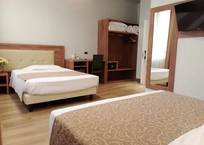 Hotell Csi Group - Station 3*