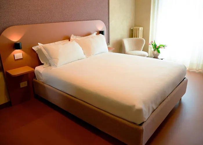 Ca Bela - Susa Pensión Milán