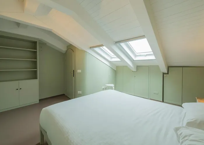Xenia - Attic In San Siro Area Apartment