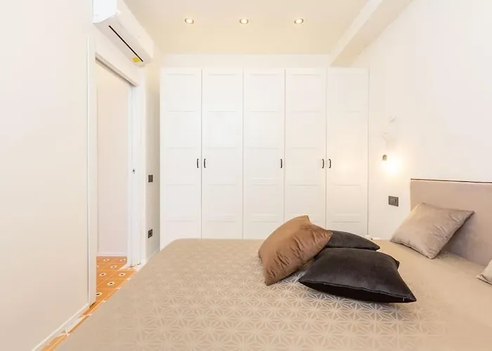 4fo6 Navigli-duomo -yellow Chic -