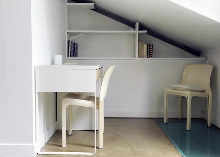 Sant Ambrogio With Private Terrace In Shared Flat Séjour chez l'habitant *