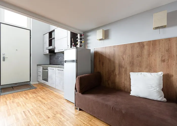 Guesthost - - Gorla M1 Modern Studio! *