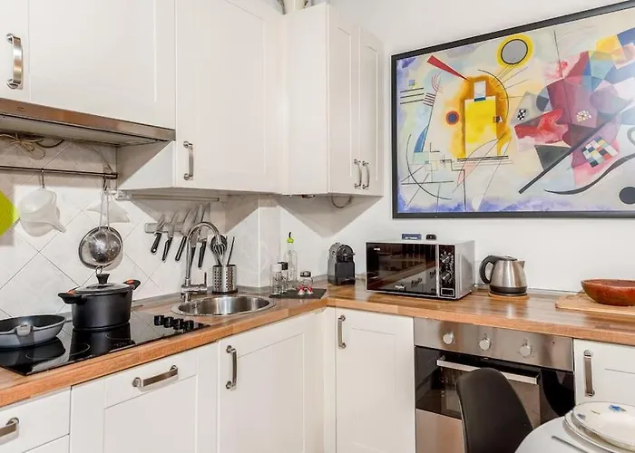 The First - Central Station Milão