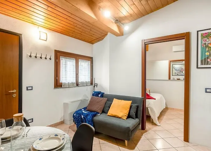 The First - Central Station * Milão