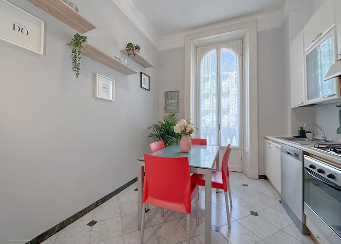 De Amicis 29 - Duomo - Sant'ambrogio Appartement *