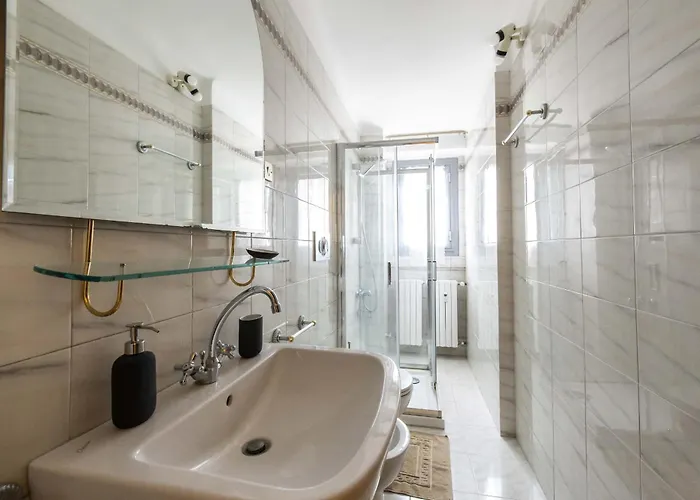 Castelfidardo 8 * Milano