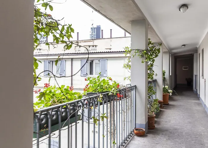 Castelfidardo 8 * Milano