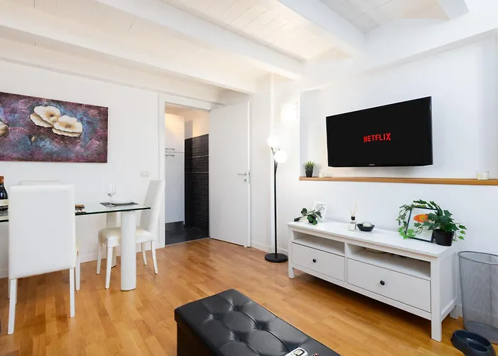 Prada Loft - Posto Auto Privato Apartmán