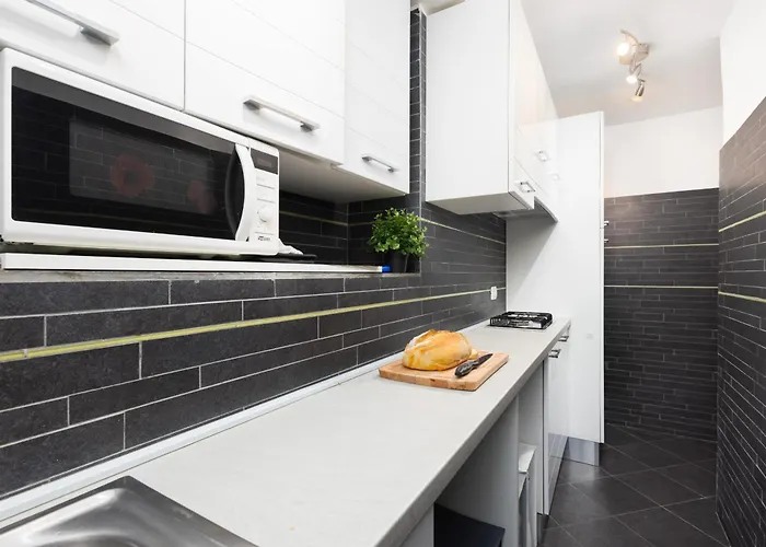 Prada Loft - Posto Auto Privato * Milán