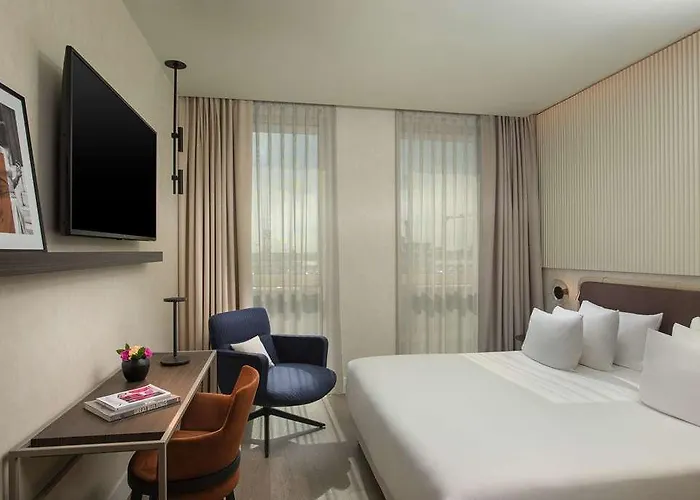 Nh Collection Life Hotell 4*