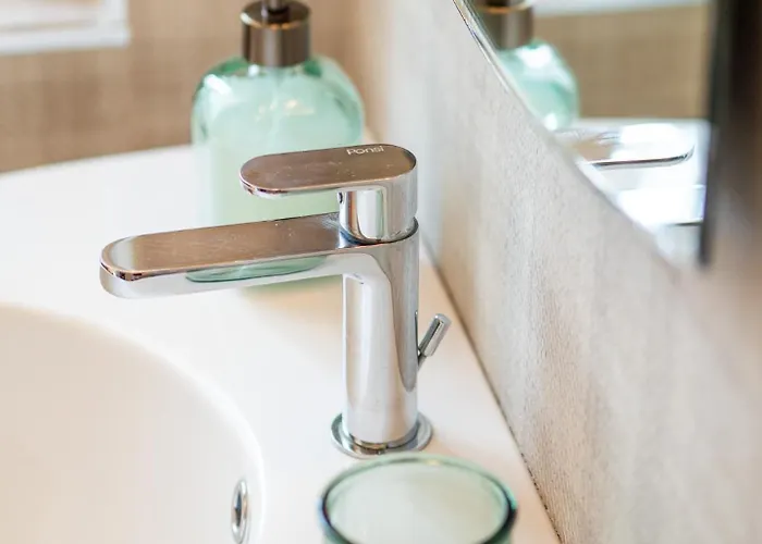 Stylish Flat With Balcony - 15 Min To Duomo Апартаменты *