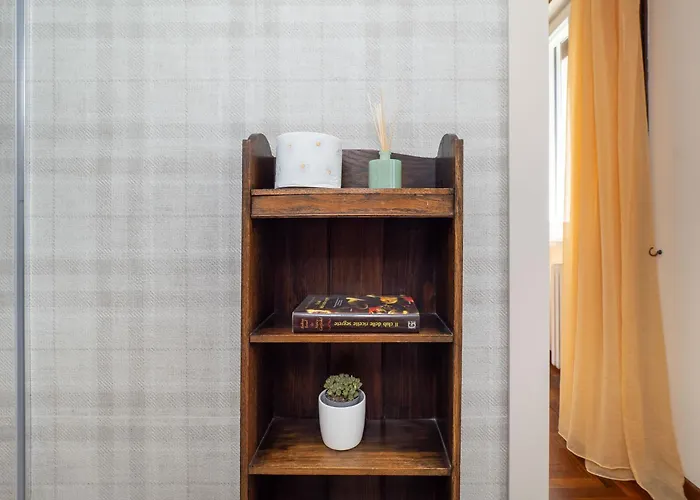 Stylish Flat With Balcony - 15 Min To Duomo