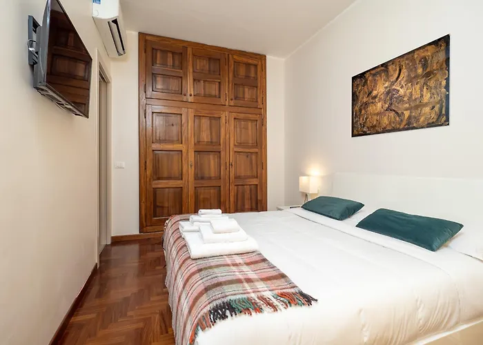 Апартаменты Stylish Flat With Balcony - 15 Min To Duomo Милан