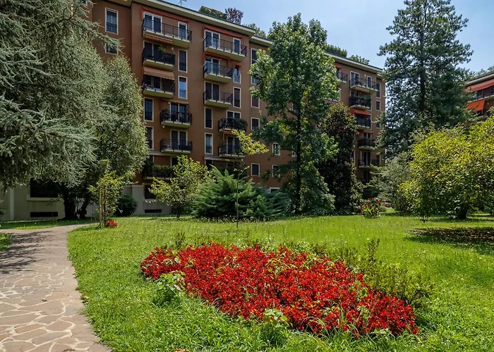 Stylish Flat With Balcony - 15 Min To Duomo Апартаменты