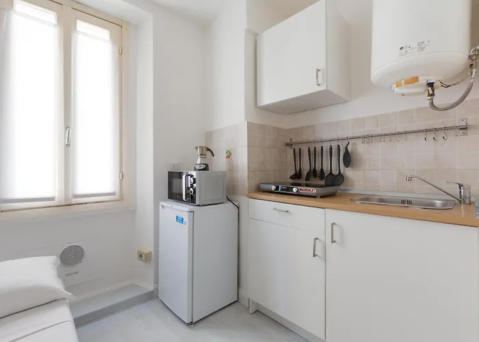 Apartman Guesthost - Cosy -m3 Yellow Line Affori Fn