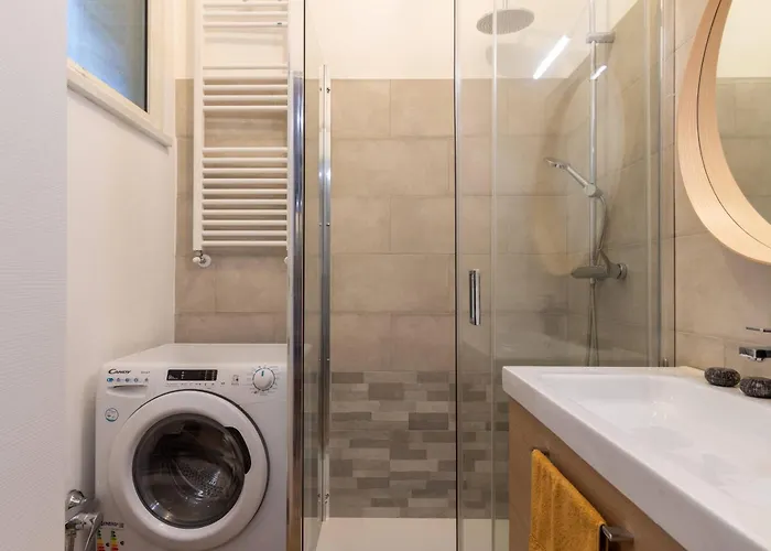 Salutati Flexyrent Ac 아파트