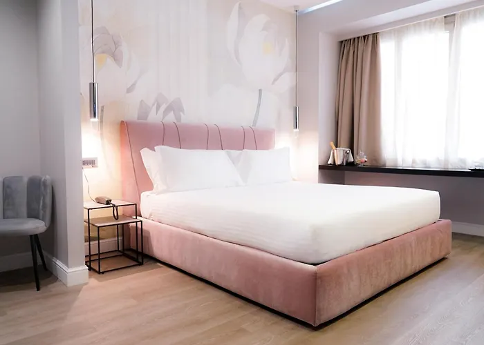 Ξενοδοχείο The Unique 4*