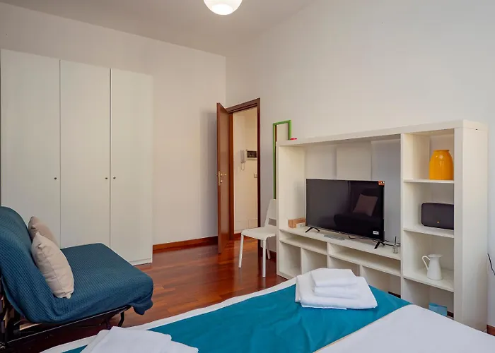 Appartement Xenia - Renovated Two-room In Fiera Area Milaan