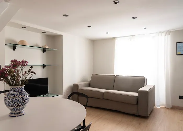Youhosty - Confalonieri 21 Apartman *