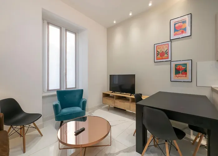 Xenia - Elegant Three-room In Moscova Area Apartment Milan