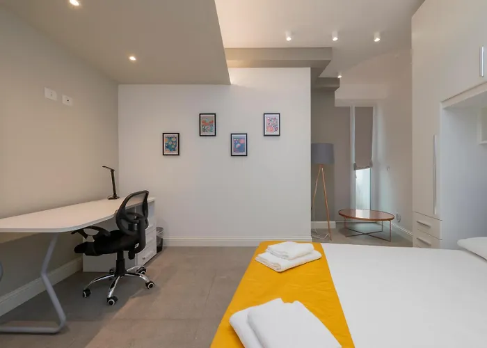 Xenia - Elegant Three-room In Moscova Area Milan