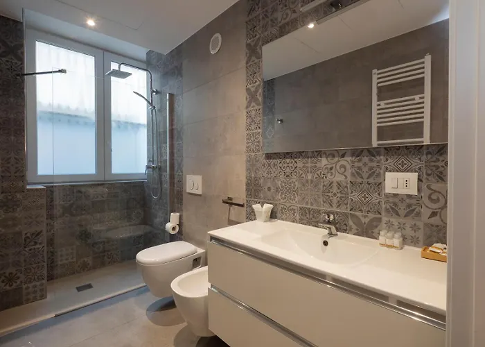 Xenia - Elegant Three-room In Moscova Area Apartment Milan