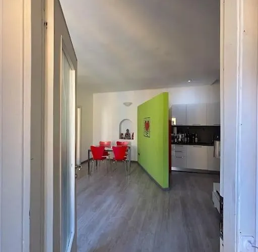 Porta Romana Experience - Authentic Milanese Flat 아파트