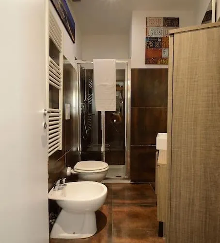 Argento, Bright Flat In The Center, 7 Guests, Parking & Wifi, Near To 3 Tram Lines And The Metro - Well Connected To Airports And To The Train Station Appartamento Milano