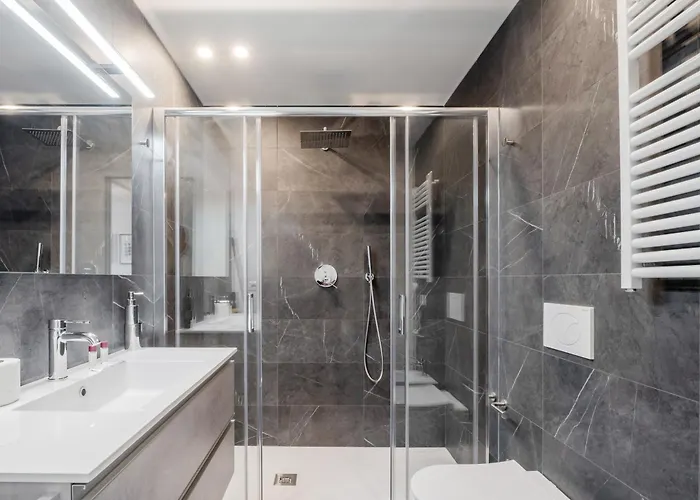 Guesthost - Porta Venezia - Modern Near Corso Buenos! 아파트 *