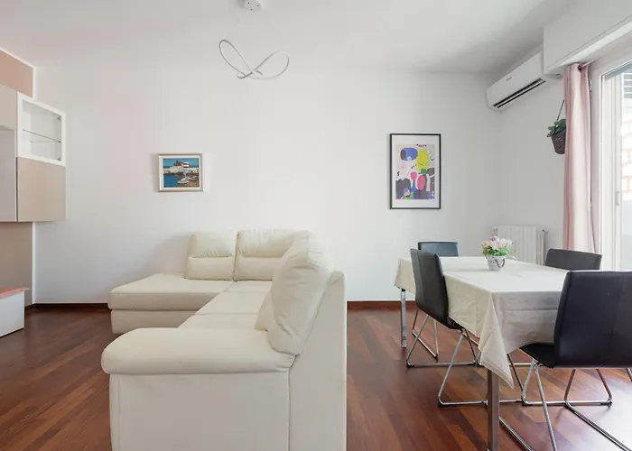 Guesthost - Lorenteggio Gelsomini Cozy *