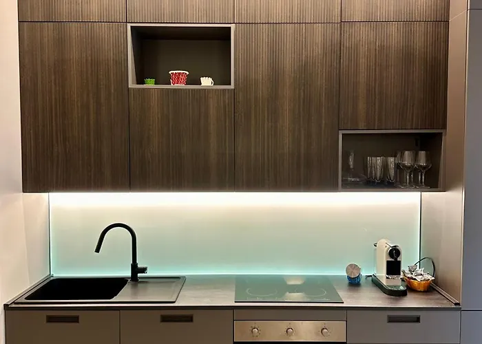 Lr Deluxe - Porta Venezia - Bilocale Con Giardino Privato アパート ミラノ
