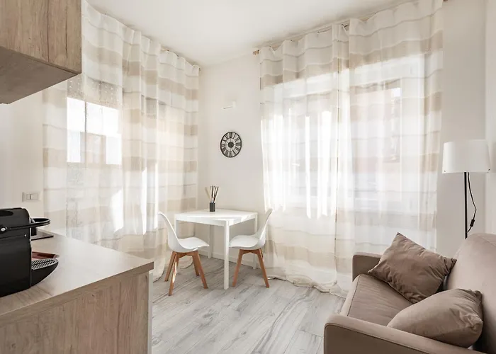 Pieno Centro Di Per Gruppi, Famiglie E Viaggi Di Lavoro Apartman *