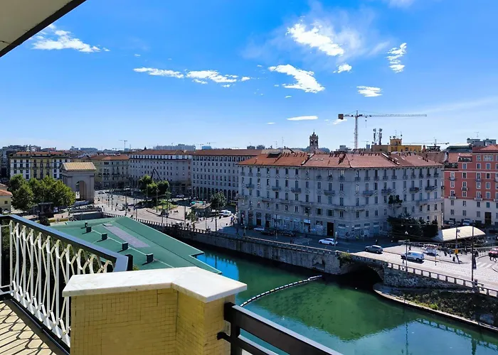 Joivy Stylish 2br Flat Next To Navigli Milánó