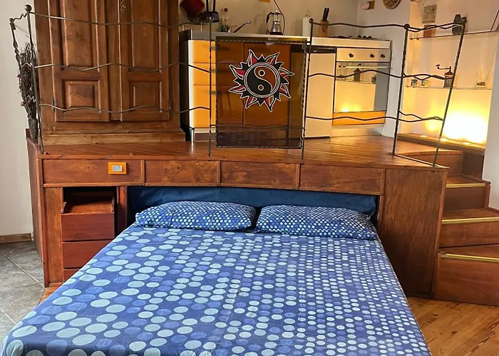 Max - Exclusive - Station