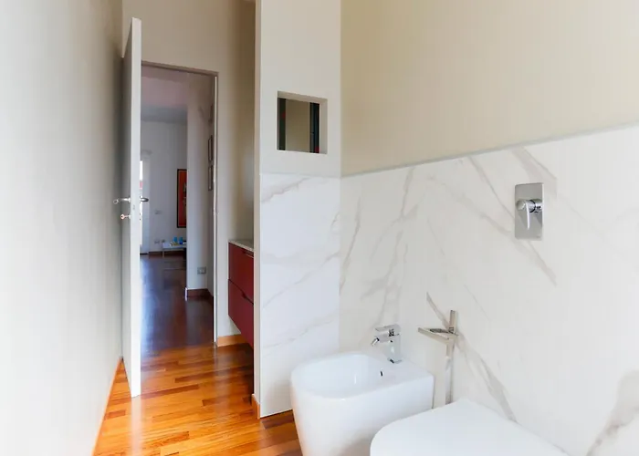 The Rent - Spacious And Renovated Multi-room In The Missori Area * ミラノ