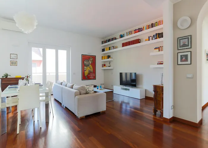アパート The Rent - Spacious And Renovated Multi-room In The Missori Area