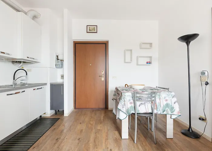 Guesthost - Darsena Navigli - Porta Genova M2 公寓 *