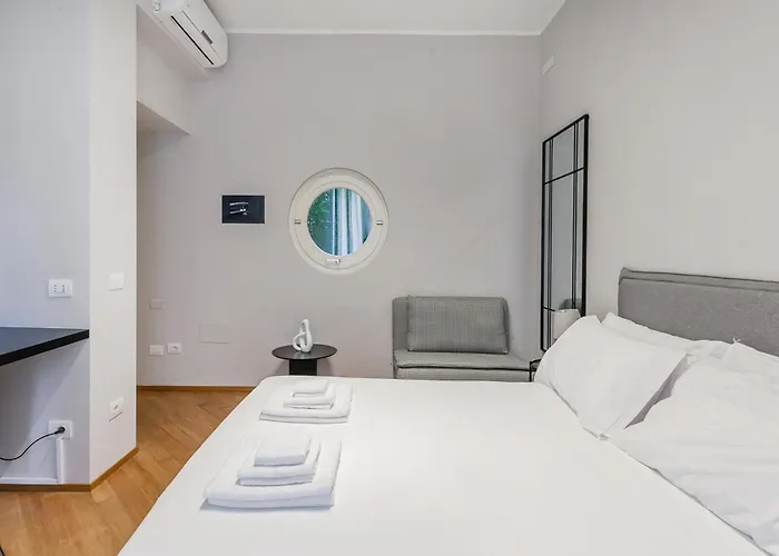 San Babila Prestige - A Few Steps From Duomo Daire