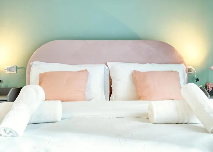 Pensión Italianflat - Elegant With Balcony In Navigli 3*