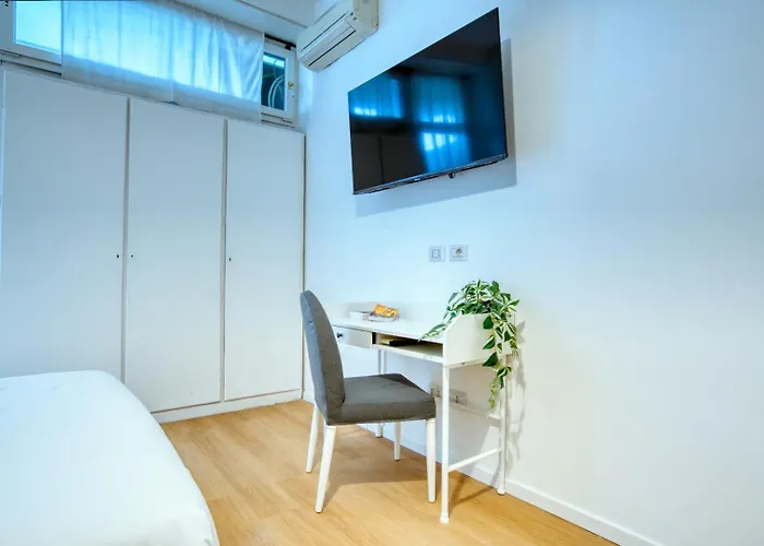 Italianflat - Elegant With Balcony In Navigli Milán