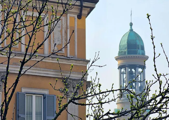Eanna Scalo Porta Romana Prada *