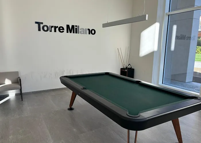 Torre Skyview Gym Pool & Rooftop 公寓 米兰