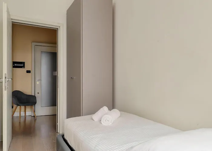 Апартаменты Chic Joivy Flats In The Centre Милан